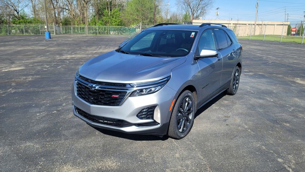 Used 2023 Chevrolet Equinox RS FWD image 5
