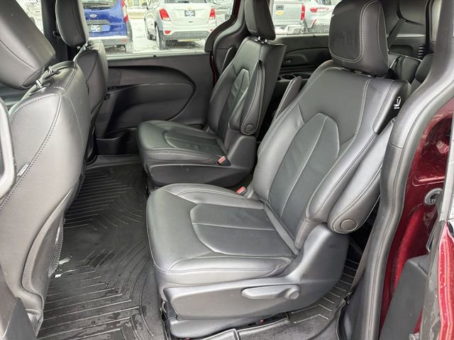 Used 2021 Chrysler Pacifica Touring-L w/ S Appearance Package image 24