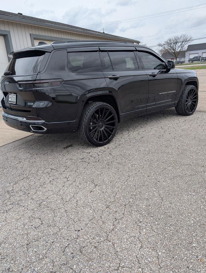 Used 2022 Jeep Grand Cherokee L Overland image 4