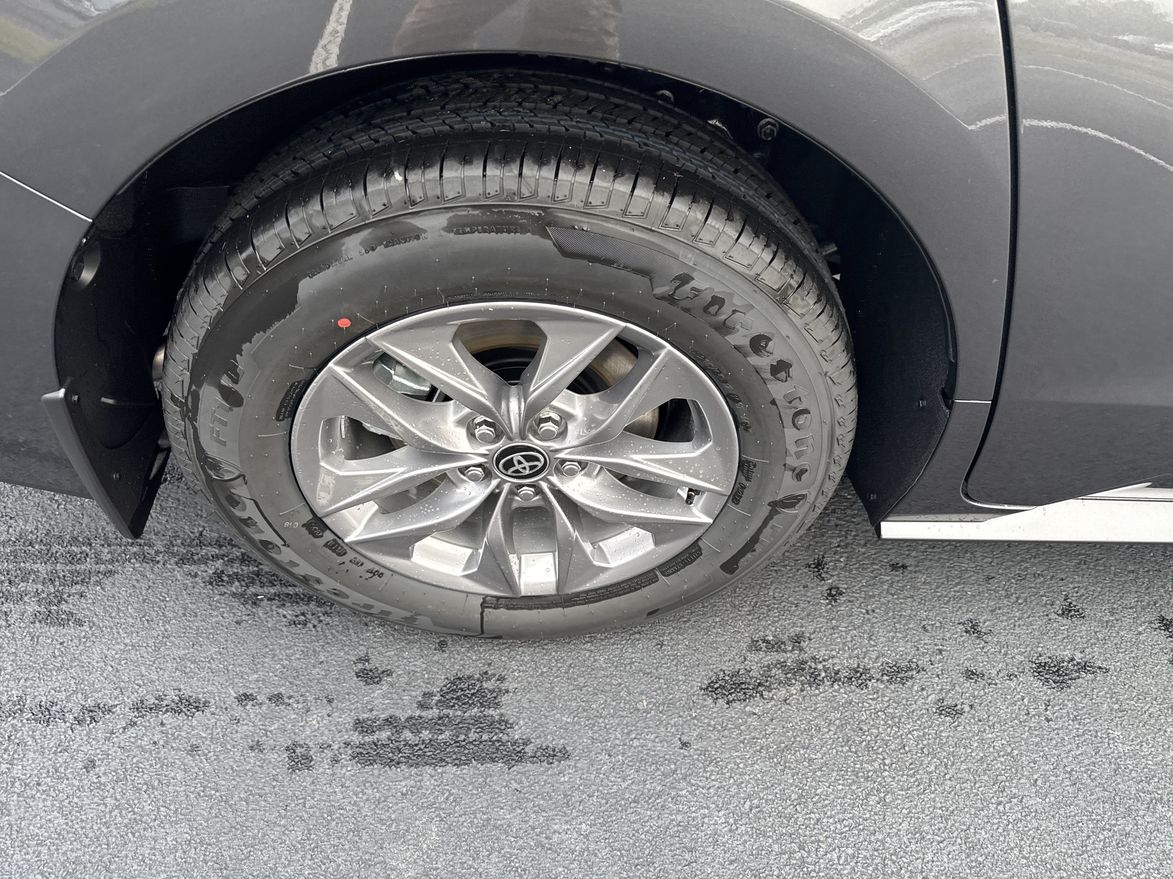New 2025 Toyota Sienna XLE w/ XLE Plus Package FWD image 11