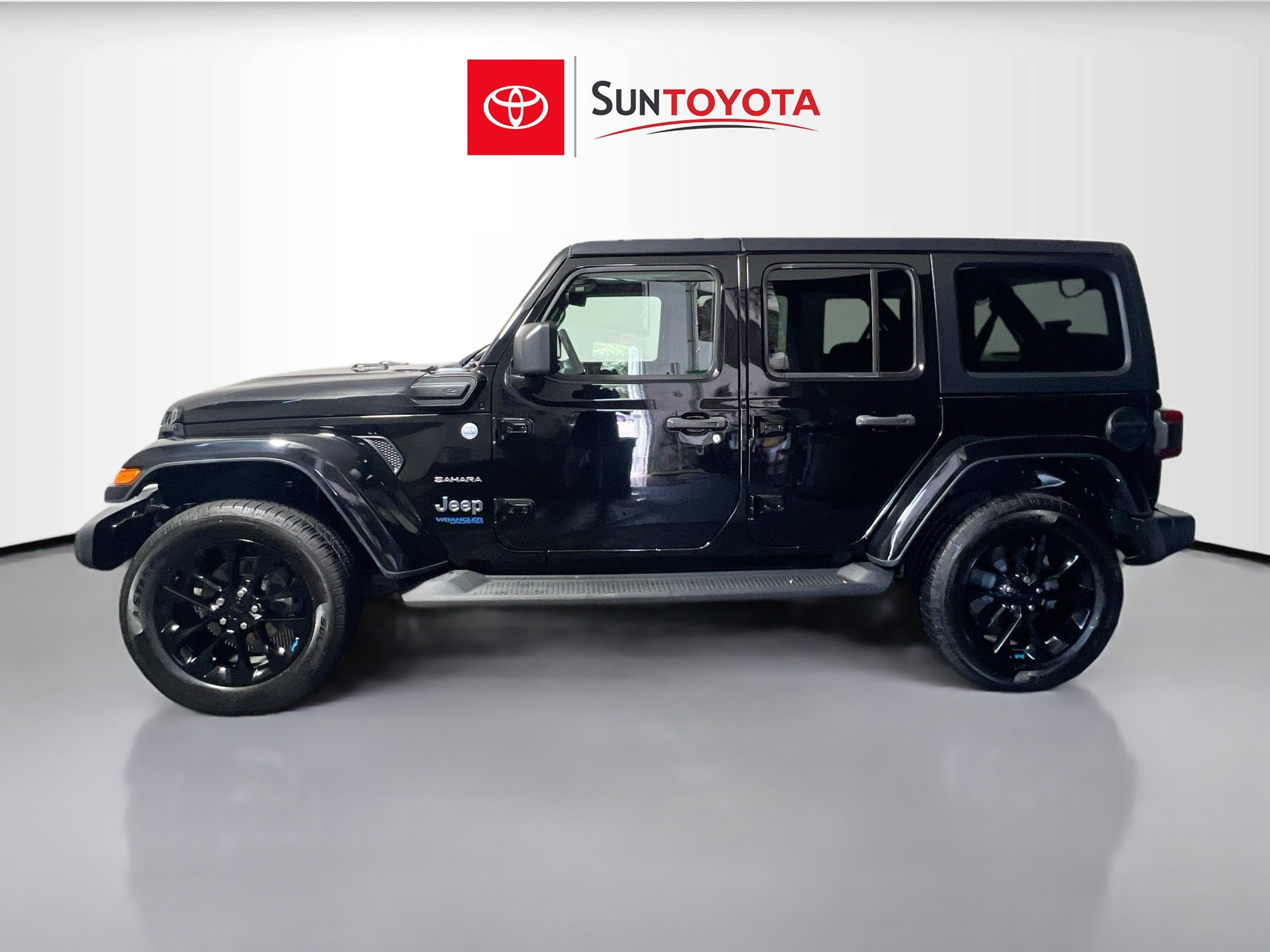 Used 2022 Jeep Wrangler Unlimited Sahara w/ Safety Group AWD/4WD image 7