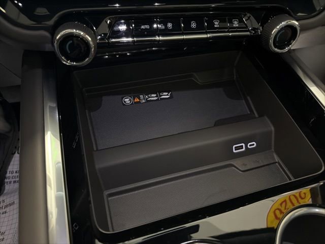 Used 2026 Chevrolet Tahoe Premier w/ Sun And Tow Package image 32