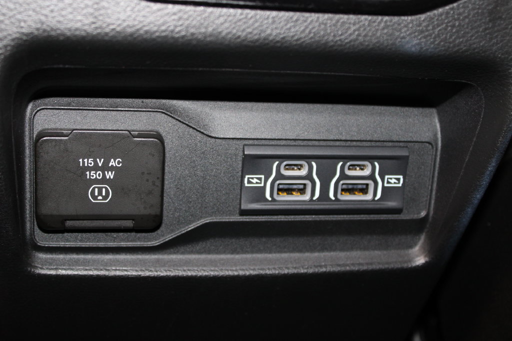Used 2025 Jeep Grand Cherokee Altitude AWD/4WD image 58