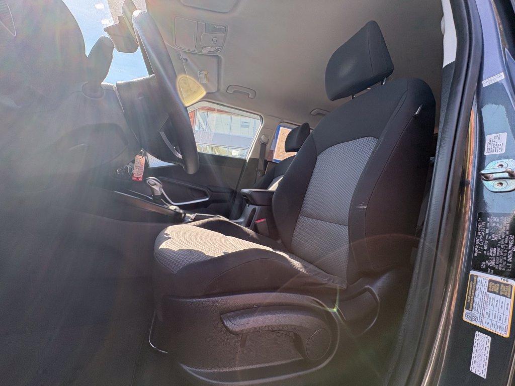 Used 2022 Kia Soul LX w/ Technology Package FWD image 5