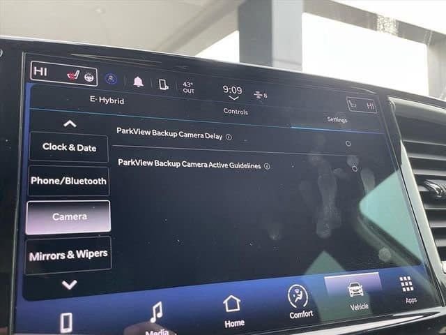 Used 2022 Chrysler Pacifica Touring-L image 26