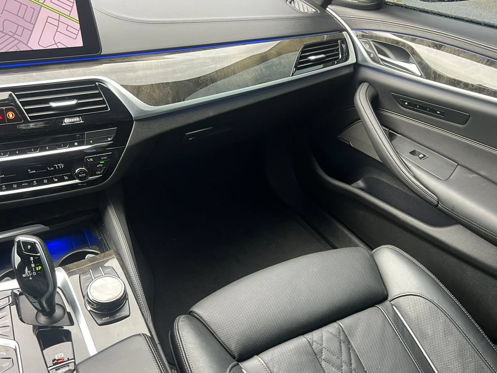Used 2022 BMW M550i xDrive w/ Executive Package AWD/4WD image 35