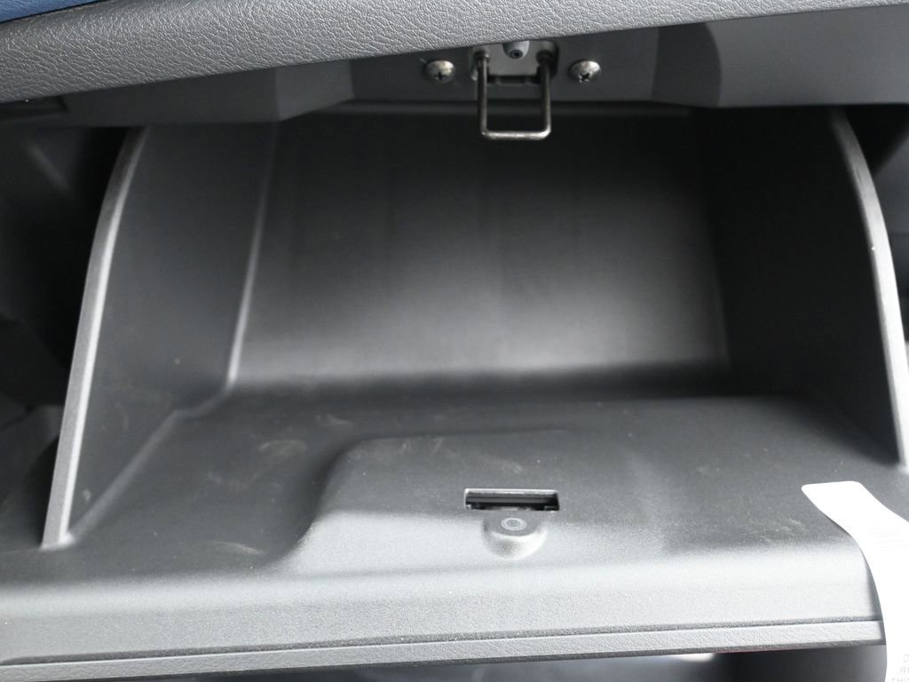 New 2025 Nissan Versa SV w/ Trunk Package FWD image 27
