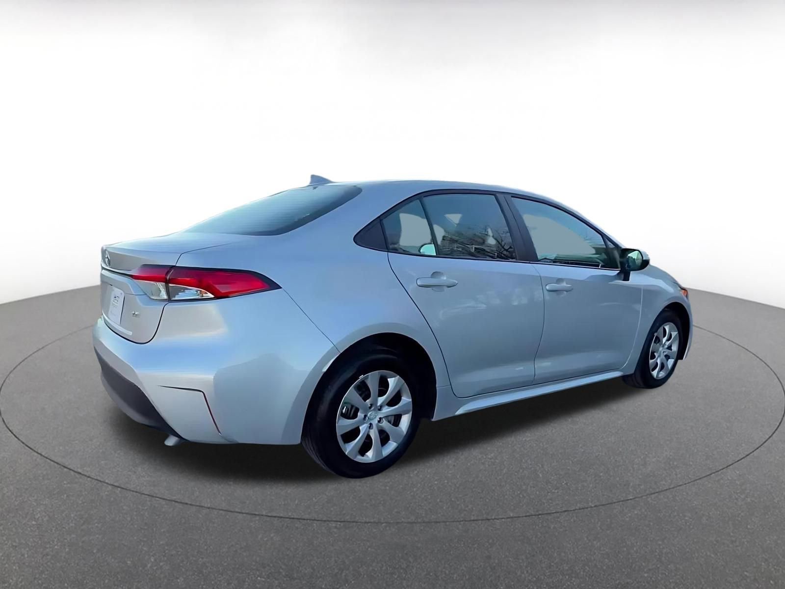 Used 2025 Toyota Corolla LE image 12