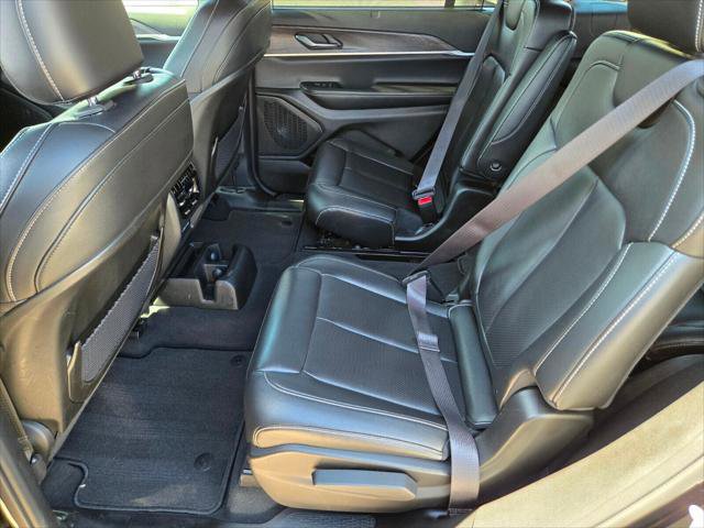 Certified 2024 Jeep Grand Cherokee L Limited w/ Luxury Tech Group II image 13