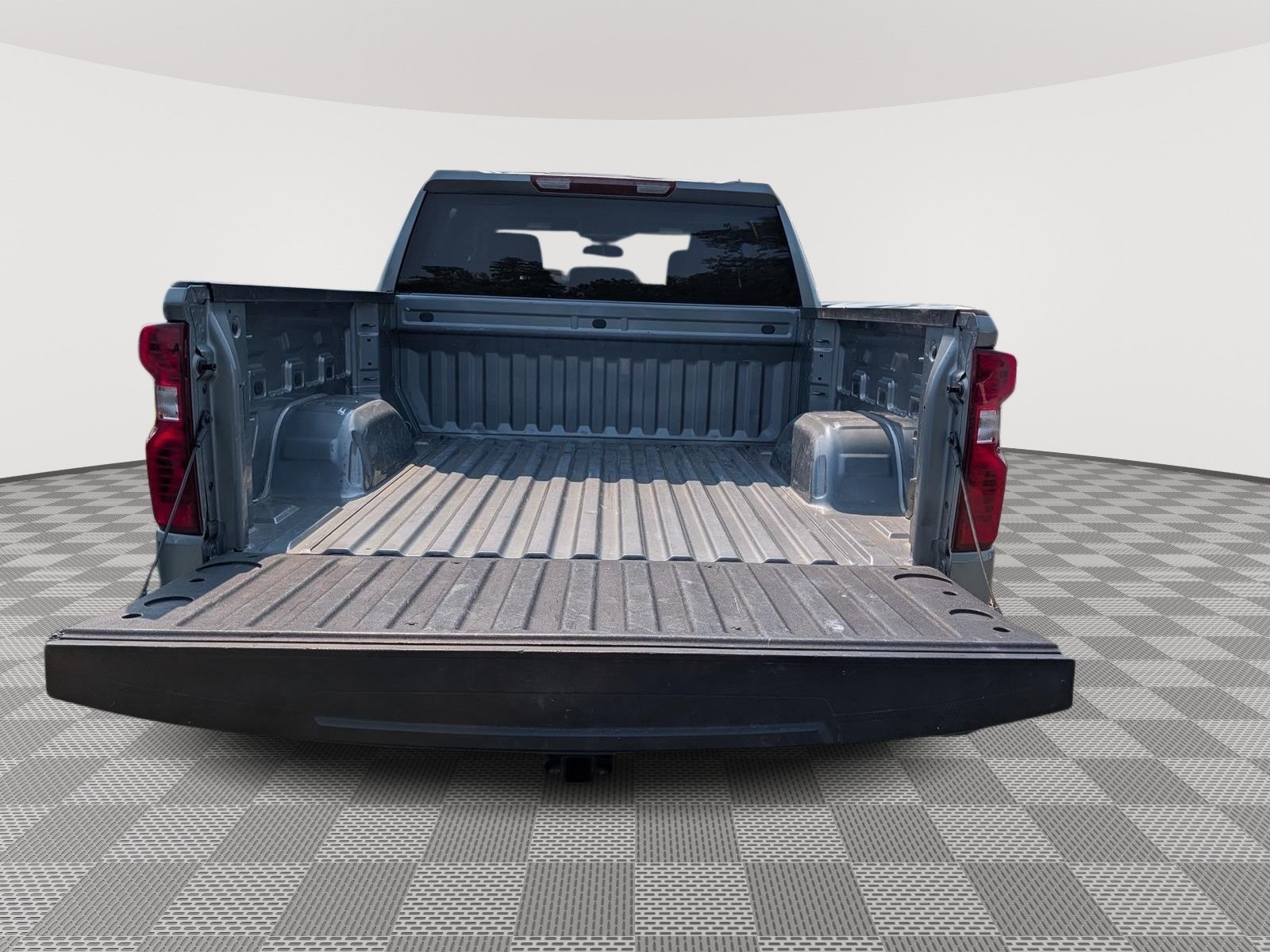 Used 2025 Chevrolet Silverado 1500 LT RWD image 12