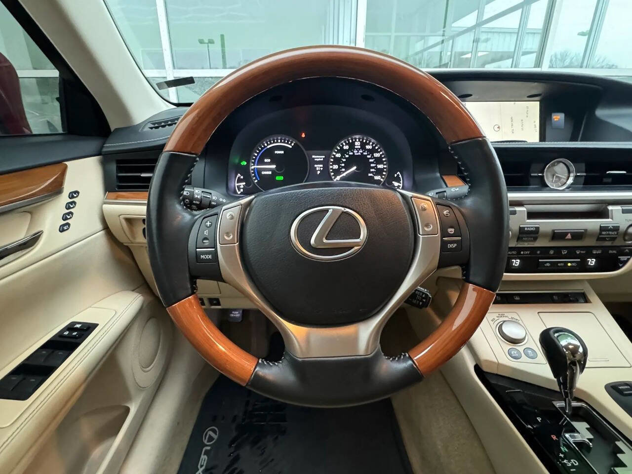 Used 2014 Lexus ES 300h w/ Luxury Package w/Bamboo Trim FWD image 19