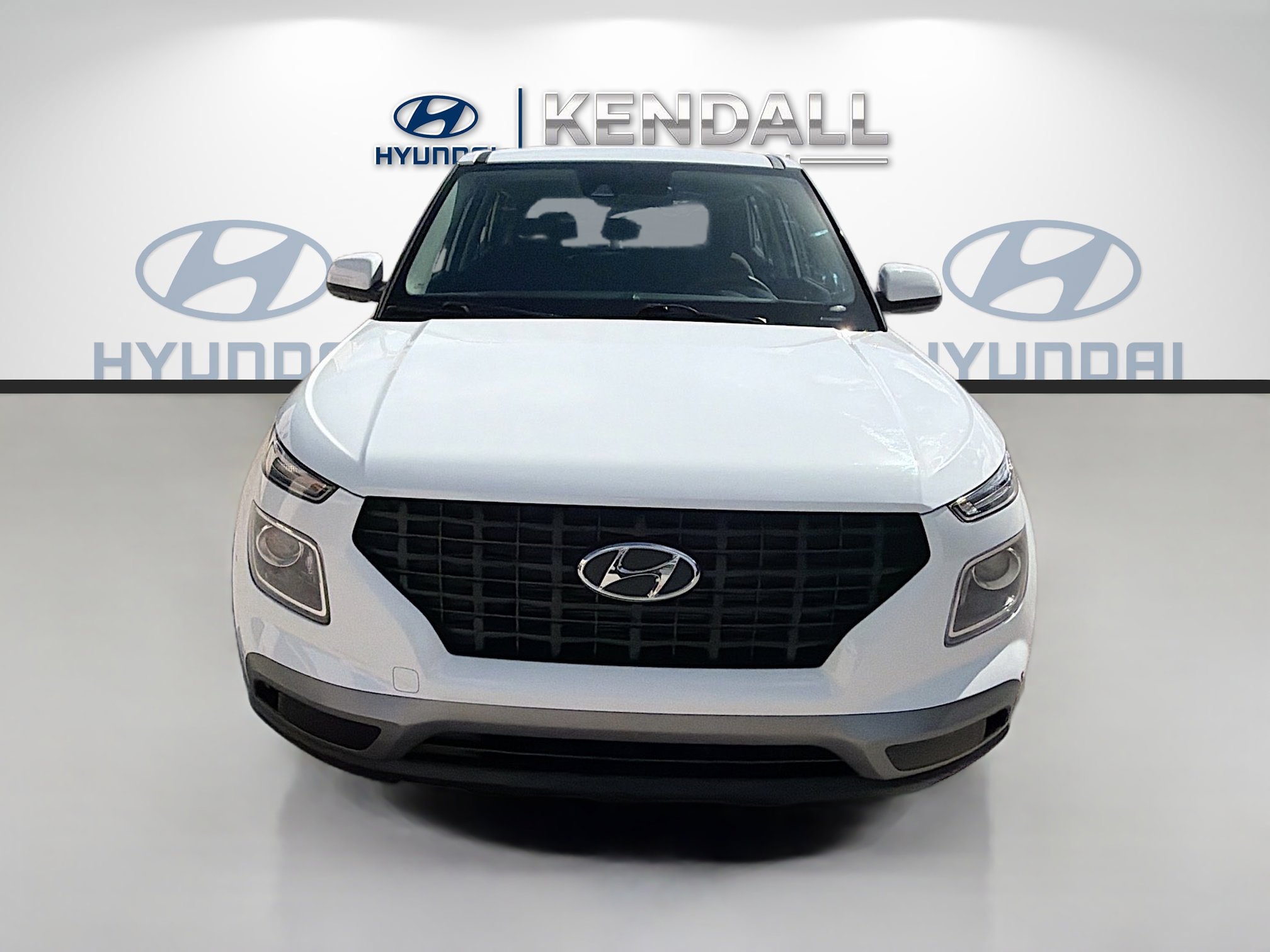 Used 2022 Hyundai Venue SE FWD image 2