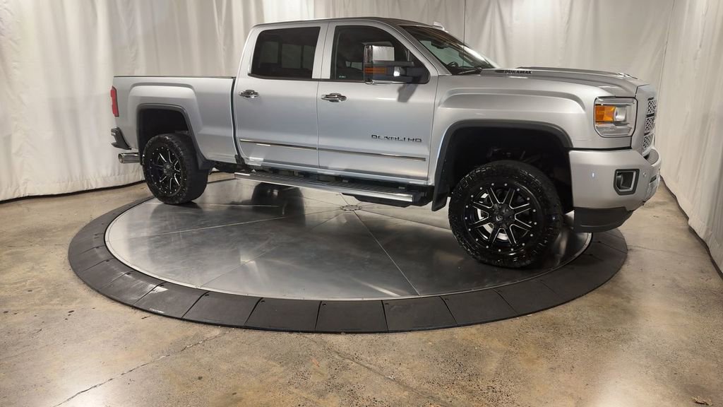 Used 2018 GMC Sierra 2500 Denali w/ Duramax Plus Package image 2