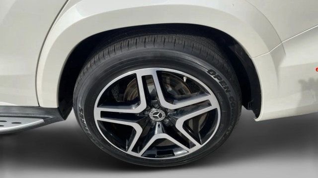 Used 2019 Mercedes-Benz GLS 550 4MATIC w/ Driver Assistance Package image 22