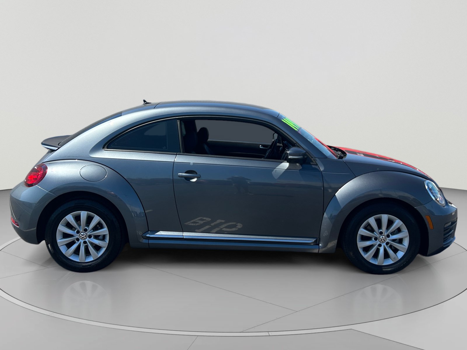 Used 2019 Volkswagen Beetle 2.0T S FWD image 6