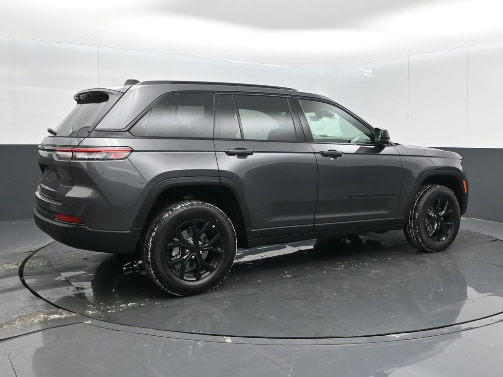 New 2025 Jeep Grand Cherokee Altitude image 7
