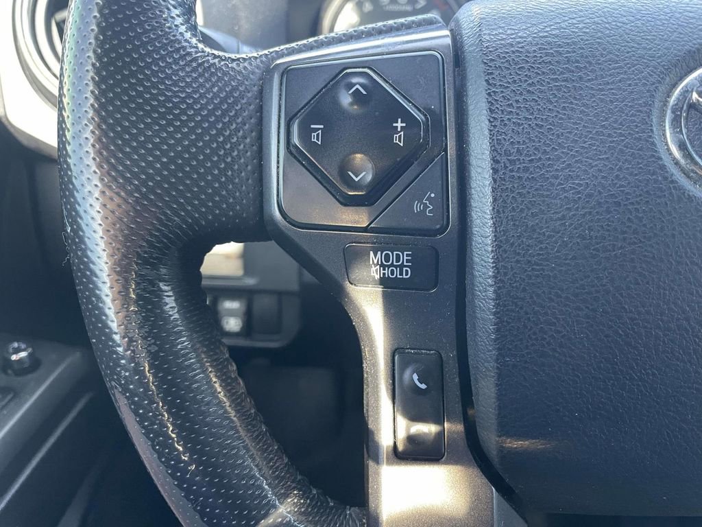Used 2017 Toyota Tacoma TRD Sport image 30
