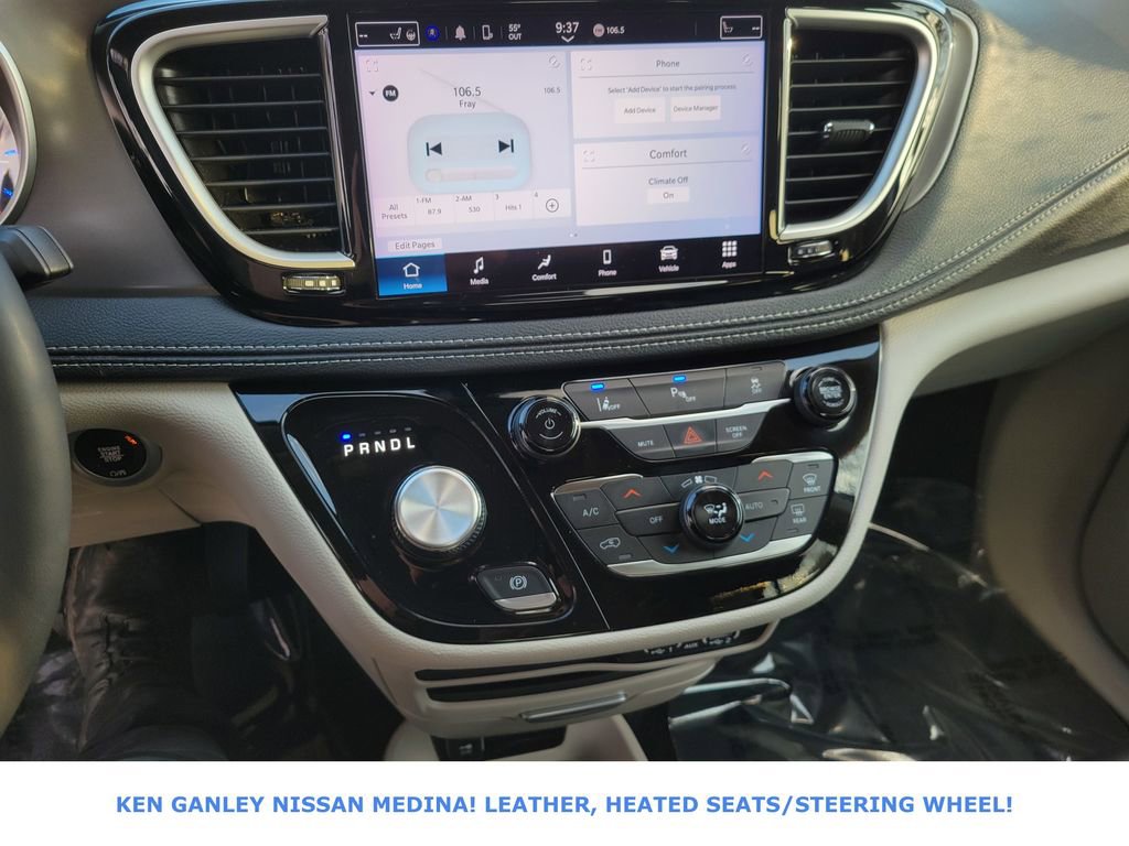 Used 2023 Chrysler Pacifica Touring-L image 26