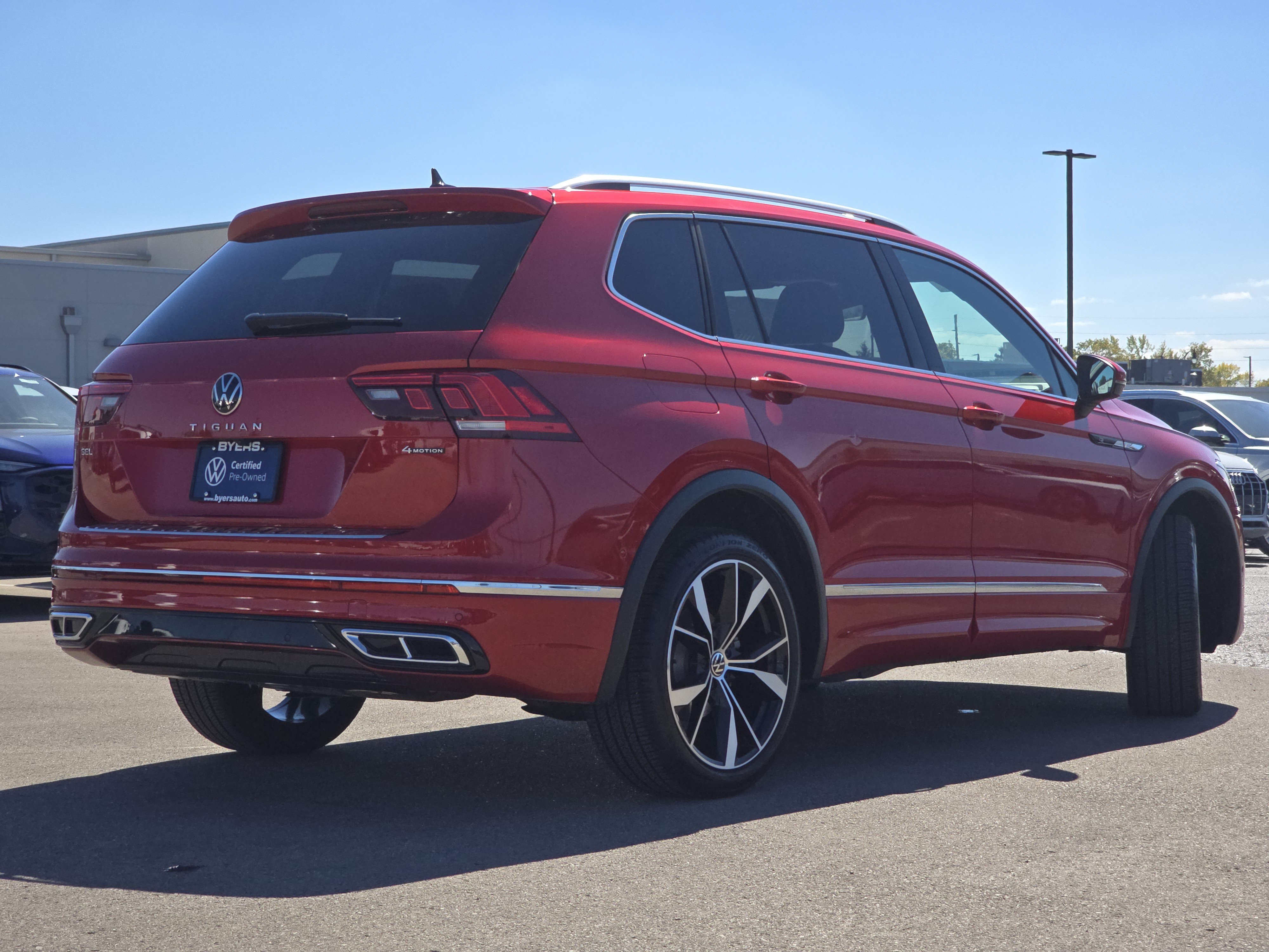 Certified 2024 Volkswagen Tiguan SEL R-Line AWD/4WD image 7