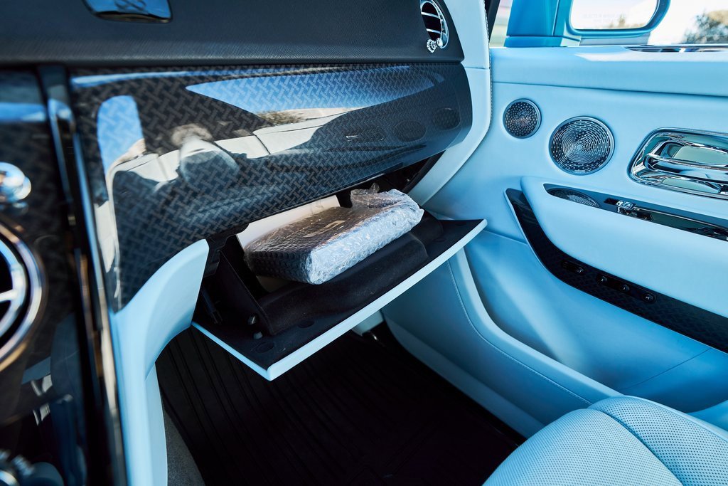 Used 2022 Rolls-Royce Cullinan Black Badge w/ Dark Exterior Package image 76