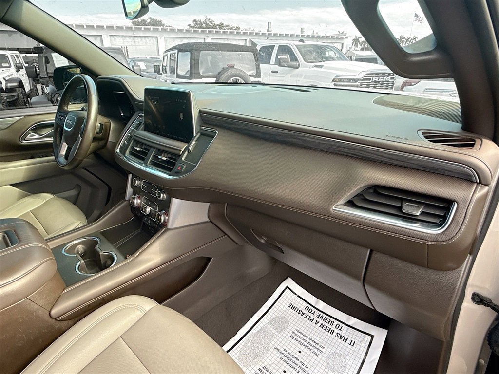 Used 2022 GMC Yukon SLT w/ SLT Luxury Package image 34
