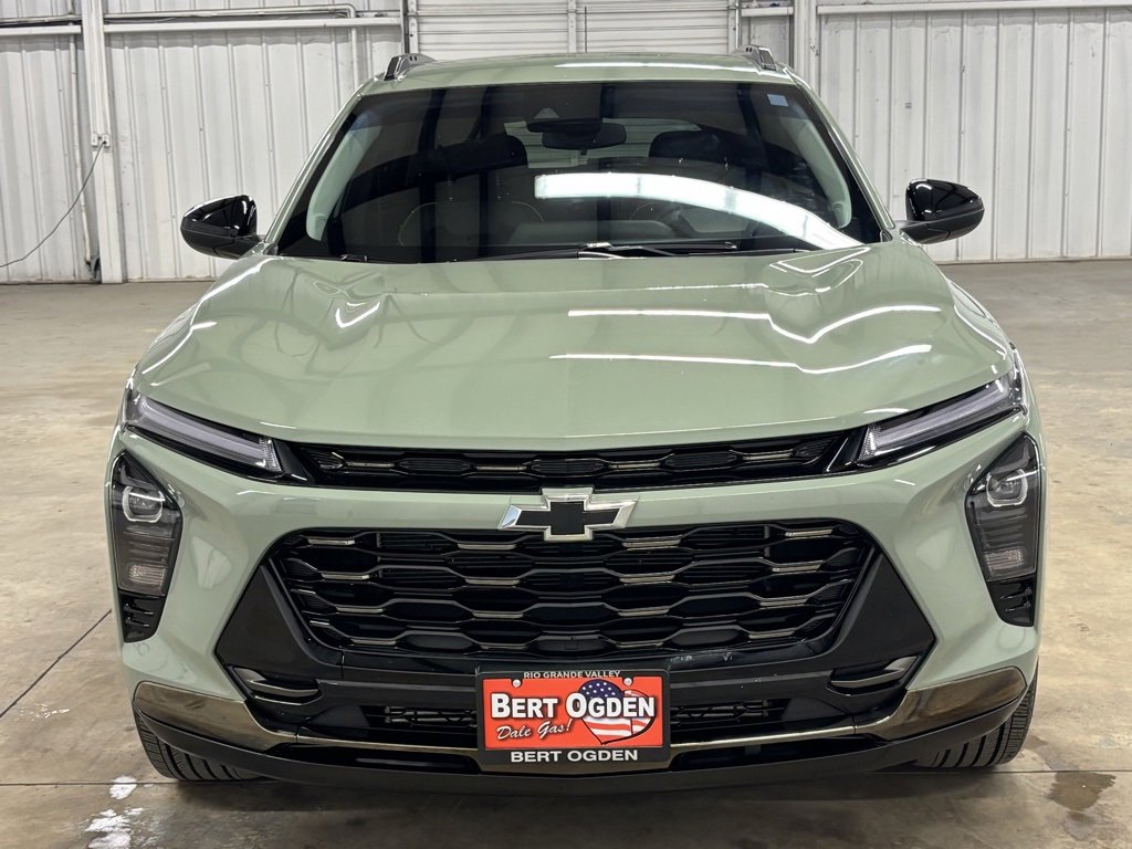 Used 2025 Chevrolet Trax ACTIV w/ Driver Confidence Package image 2