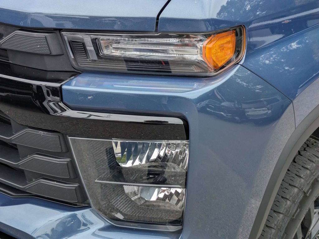Used 2025 Chevrolet Silverado 2500 Custom w/ Custom Convenience Package AWD/4WD image 10