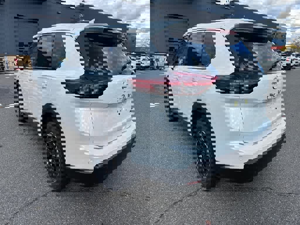 New 2026 Nissan Rogue SV image 4