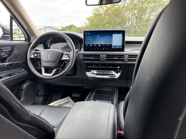 Certified 2025 Lincoln Corsair FWD image 9