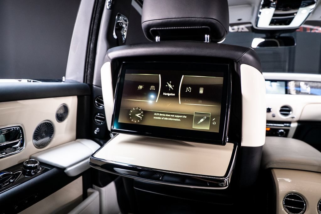 Used 2019 Rolls-Royce Phantom Sedan RWD image 52