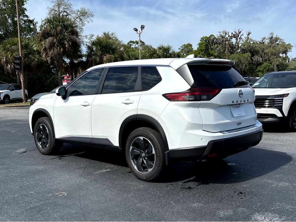 Used 2025 Nissan Rogue SV image 30