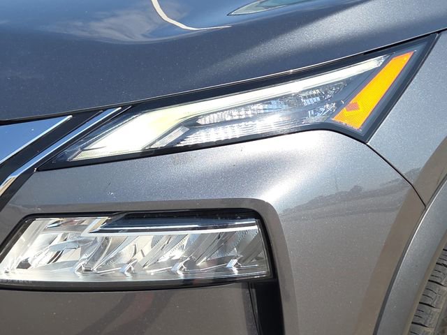 Used 2023 Nissan Rogue SL w/ SL Premium Package image 4