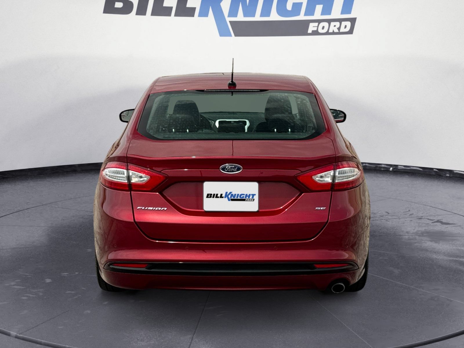 Used 2015 Ford Fusion SE FWD image 4