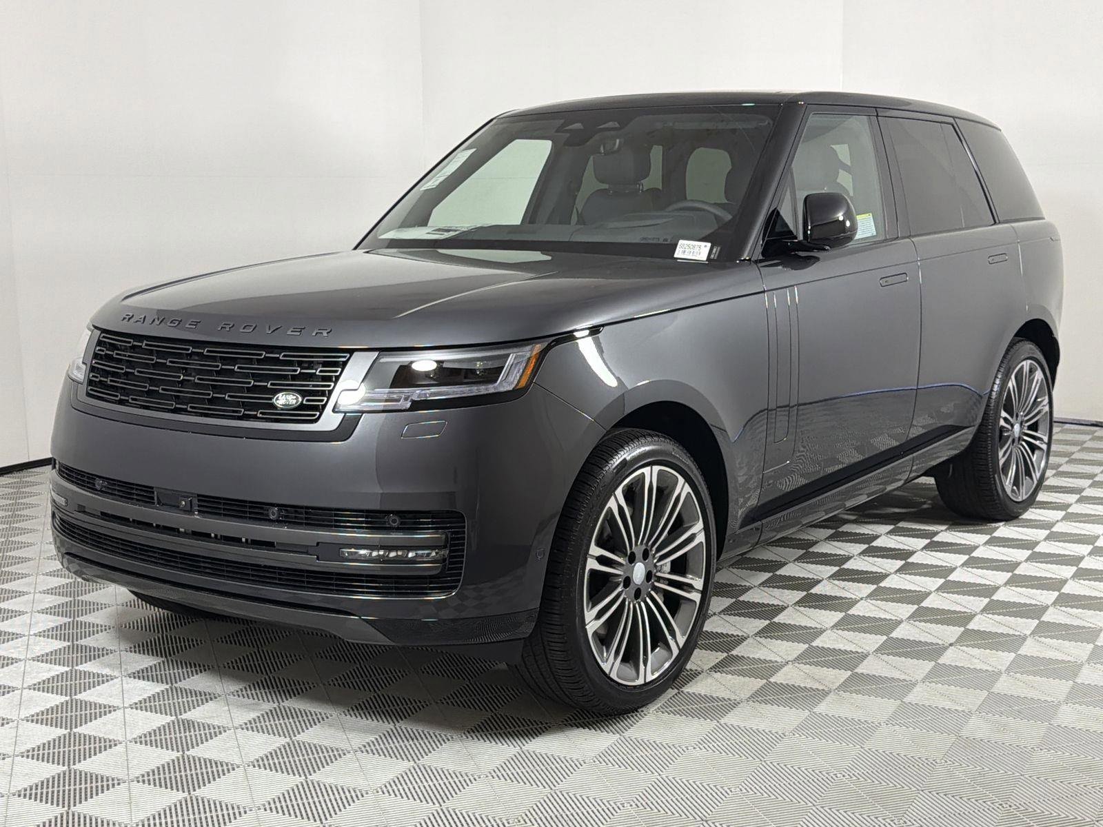 New 2025 Land Rover Range Rover SE