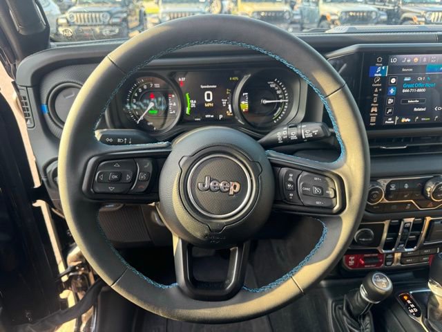 Used 2025 Jeep Wrangler Unlimited Rubicon 4xe w/ Technology Group image 10