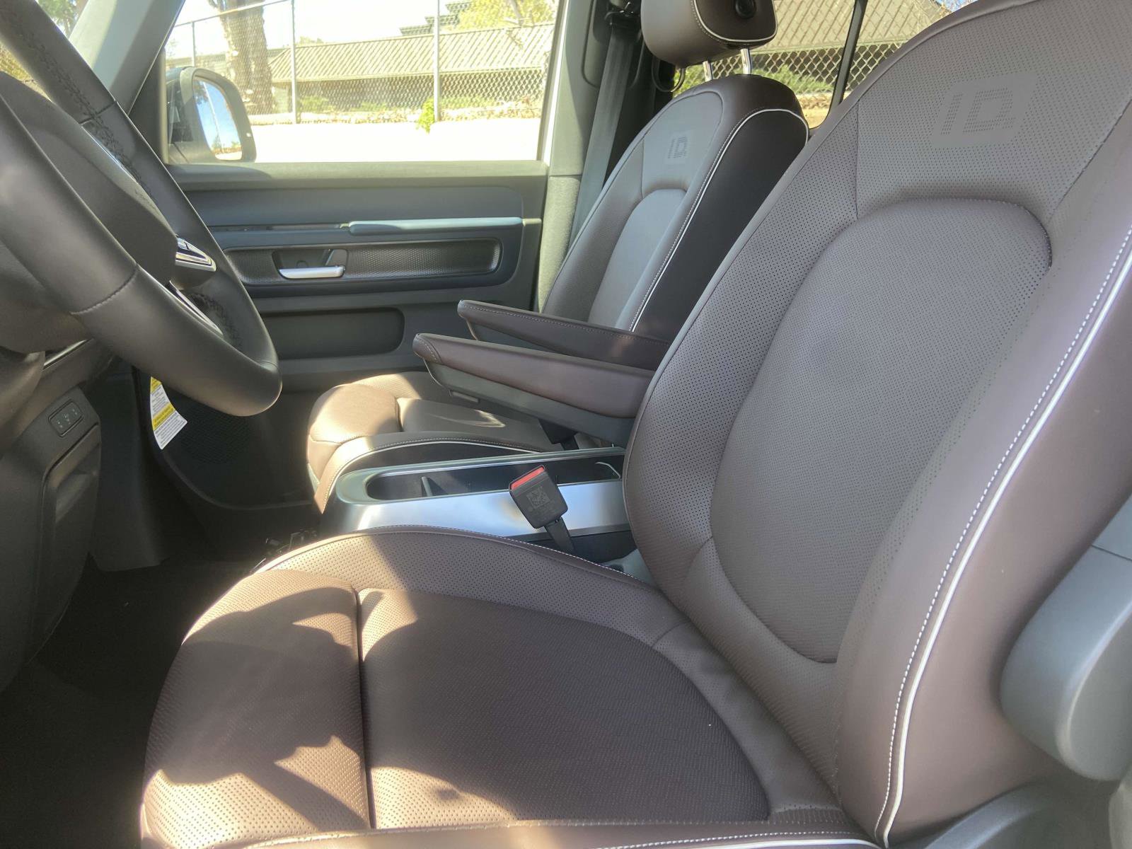 New 2025 Volkswagen ID. Buzz Pro S RWD image 18