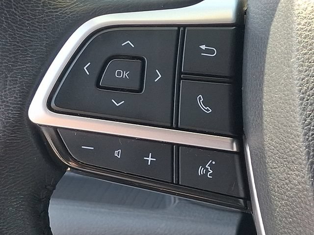 Used 2024 Toyota Sienna XLE FWD image 21