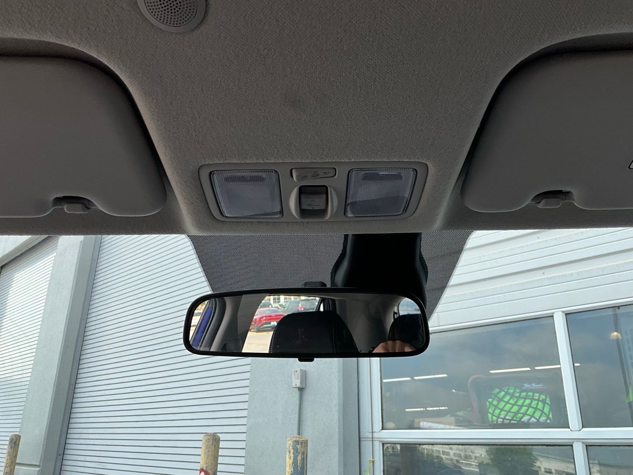 Used 2025 Hyundai Venue SEL image 15