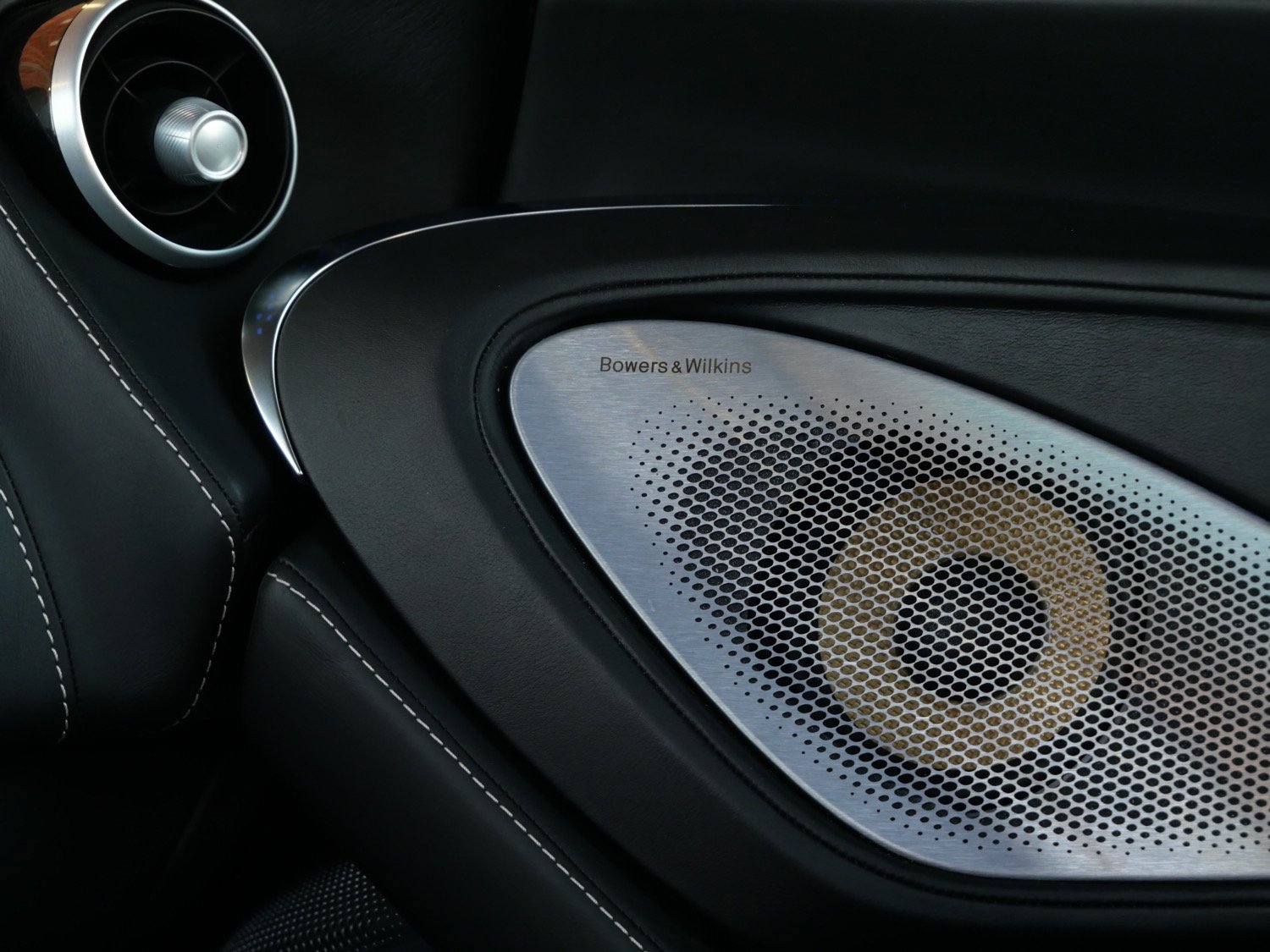 Used 2023 McLaren GT image 29