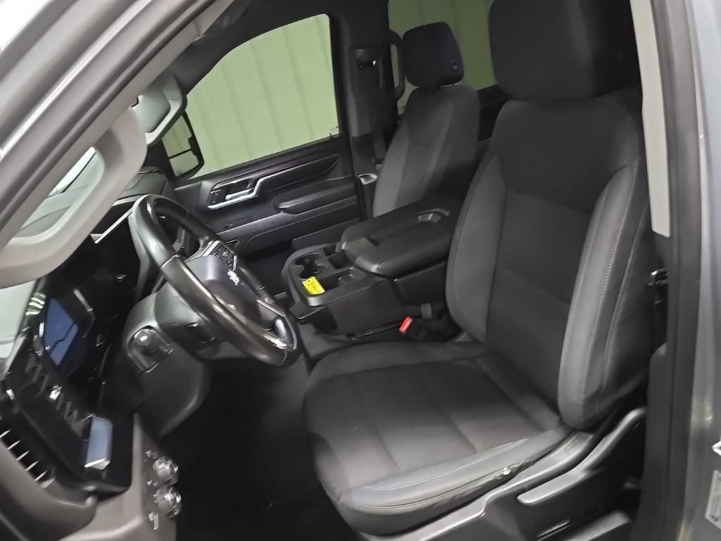 Used 2024 Chevrolet Silverado 3500 LT image 29