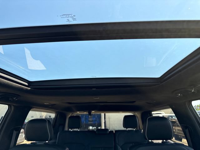 Used 2022 Jeep Grand Wagoneer Series II AWD/4WD image 15