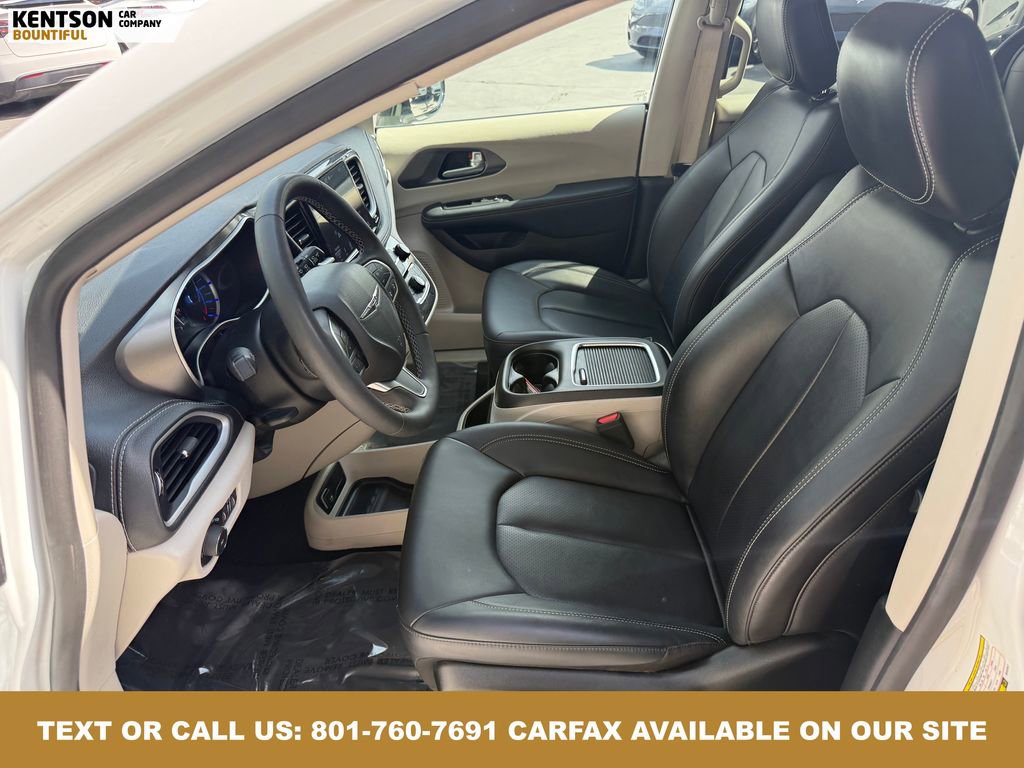 Used 2024 Chrysler Pacifica Select image 27