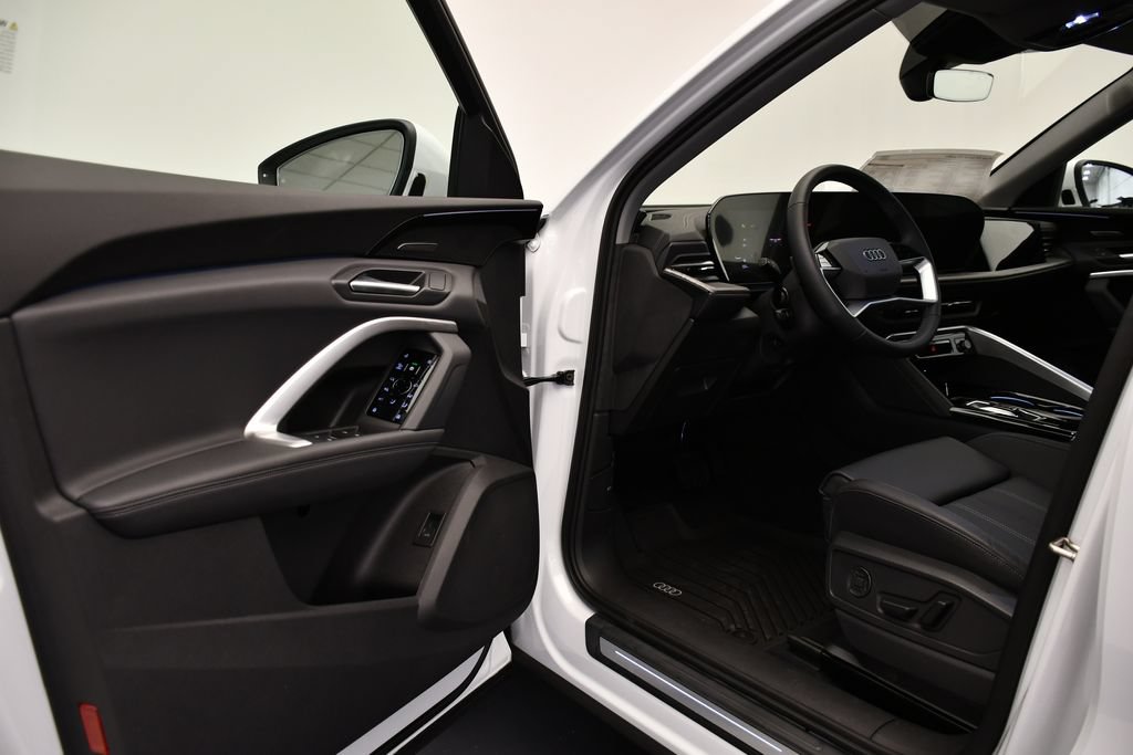 Used 2025 Audi Q5 Premium Plus w/ Premium Plus AWD/4WD image 36