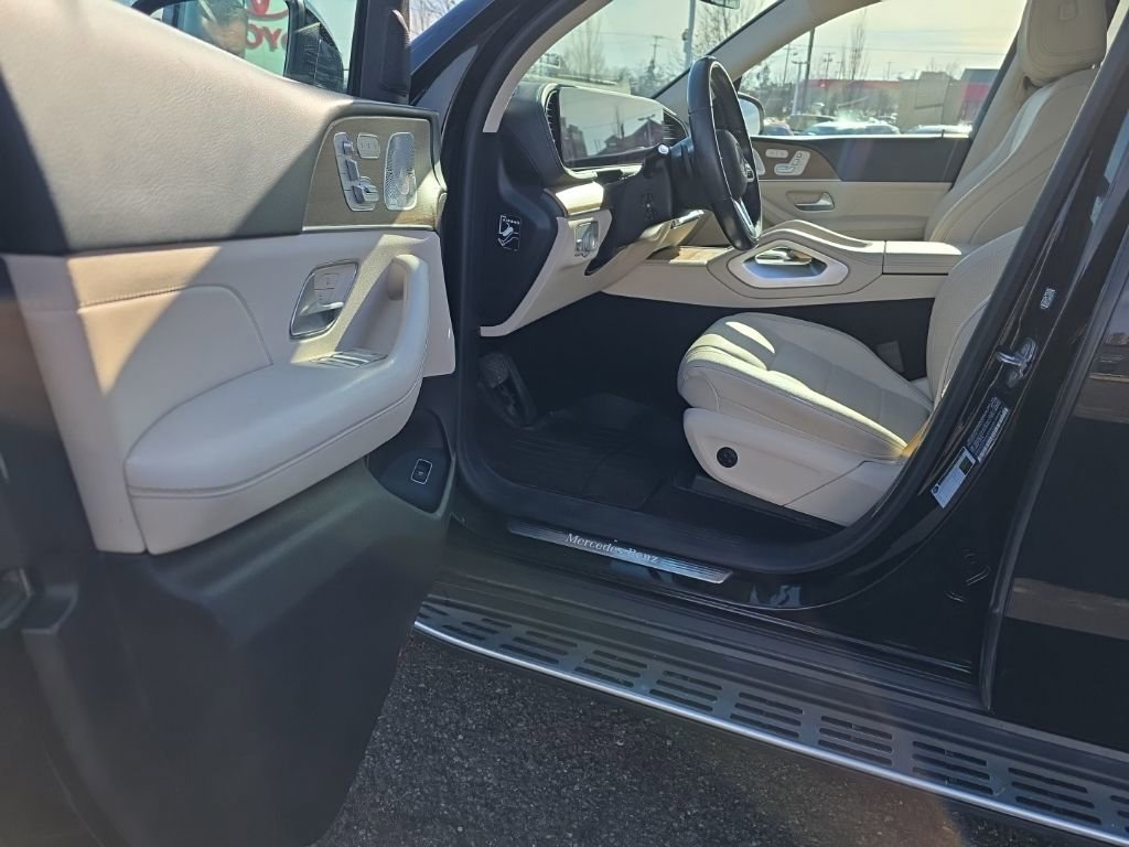 Used 2021 Mercedes-Benz GLS 450 4MATIC image 12