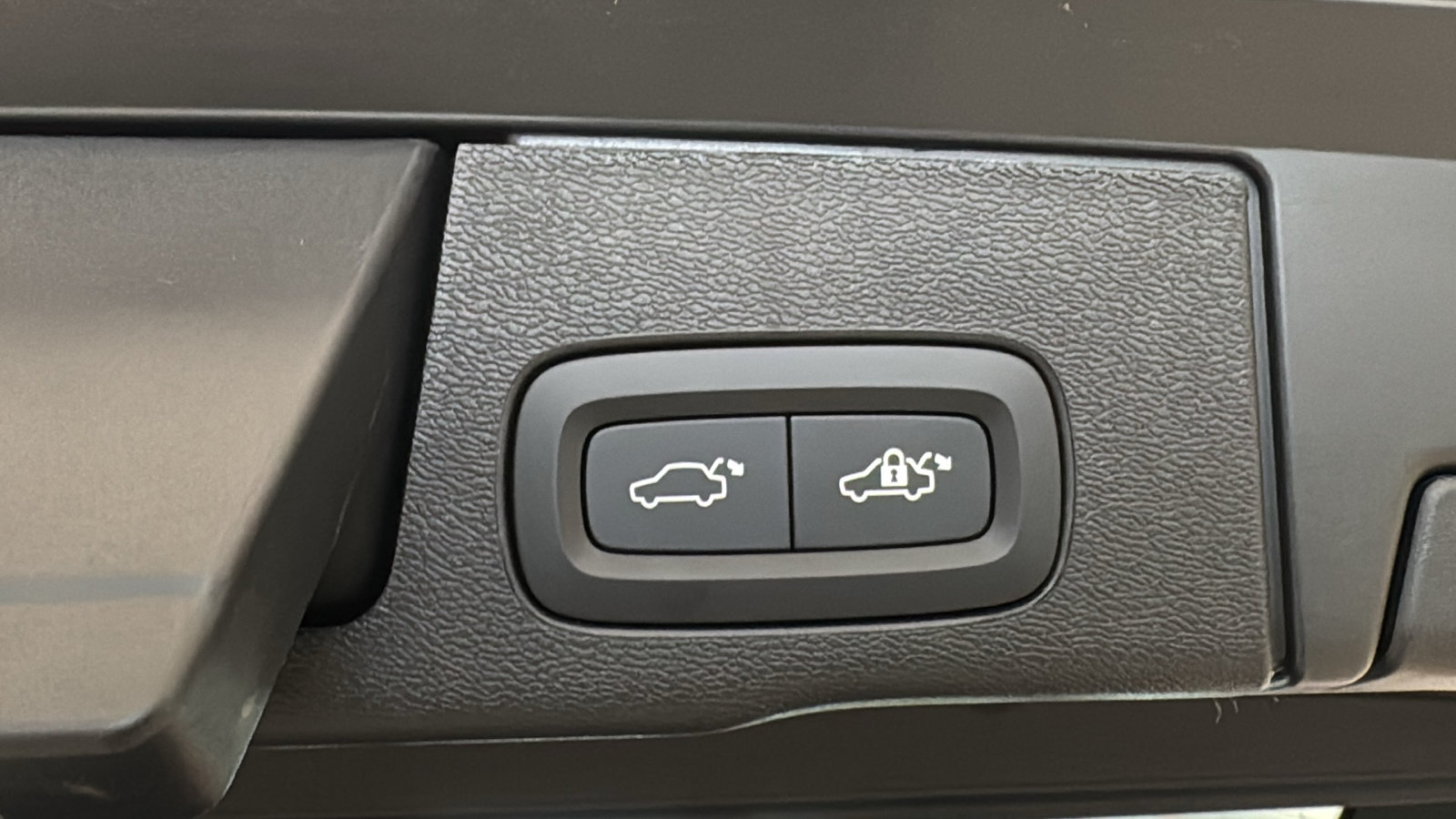 New 2027 Volvo XC60 B5 Ultra AWD/4WD image 30