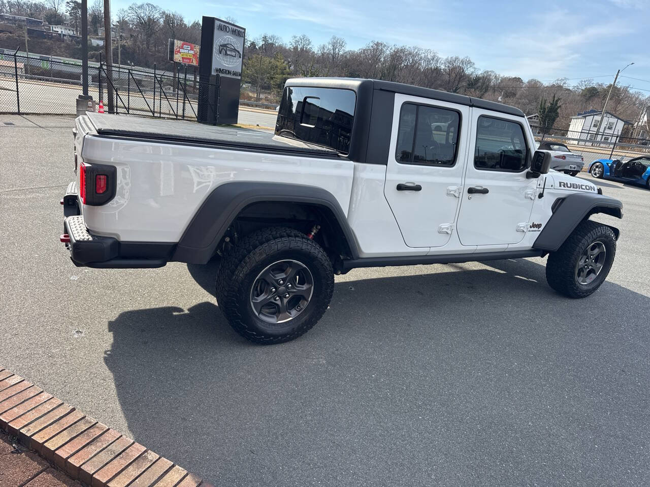 Used 2020 Jeep Gladiator Rubicon w/ Cold Weather Group image 9