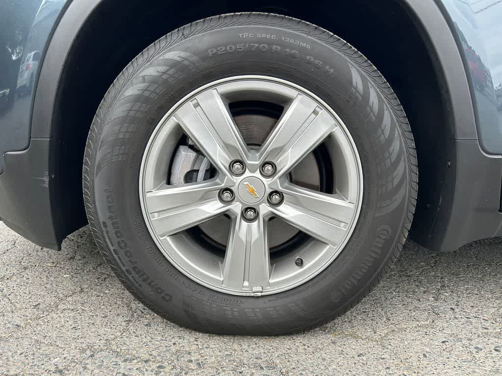Used 2022 Chevrolet Trax LT w/ LT Convenience Package FWD image 8