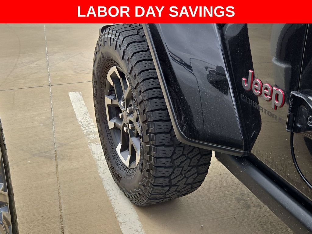 Used 2024 Jeep Gladiator Rubicon AWD/4WD image 6