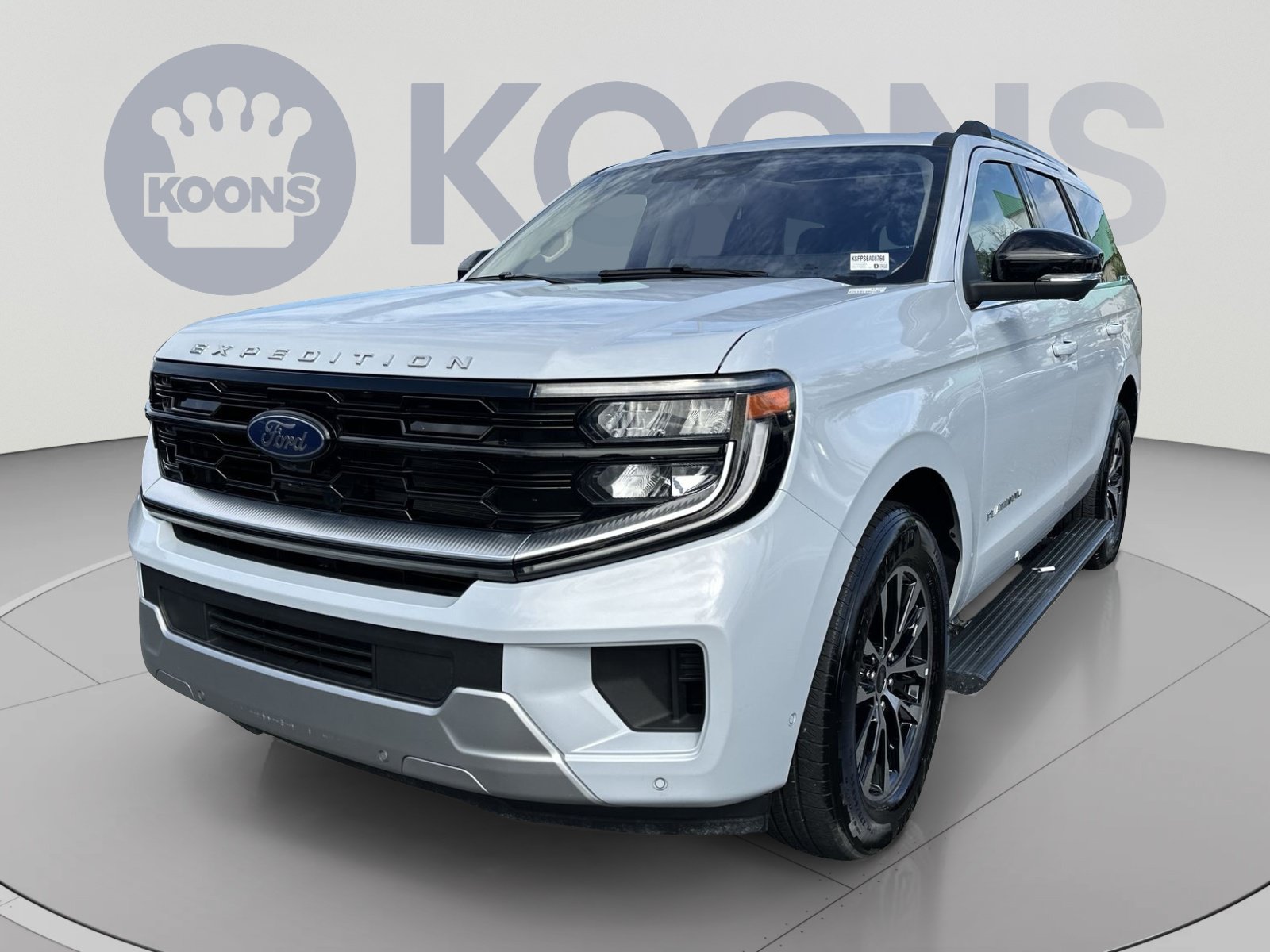 Certified 2025 Ford Expedition Platinum AWD/4WD image 1