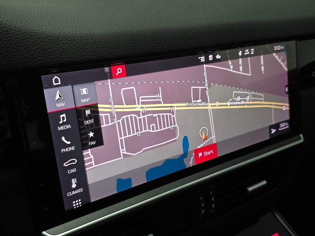 Certified 2021 Porsche Cayenne Coupe AWD/4WD image 17